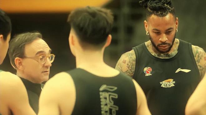 队长3+9+2!小手10投仅2中手感冰凉,王岚嵚10中3,辽篮爆冷输吉林 队长3+9+2!小手10投仅2中手感冰凉,王岚嵚10中3,辽篮爆冷输吉林