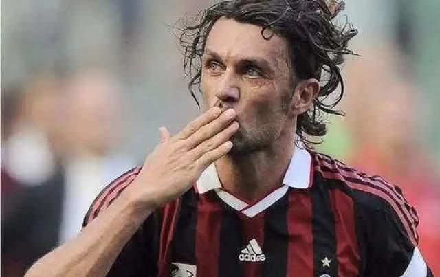 欧冠历史最佳后卫TOP10:从马尔蒂尼到拉莫斯,谁才是钢铁长城? 欧冠历史最佳后卫TOP10:从马尔蒂尼到拉莫斯,谁才是钢铁长城?