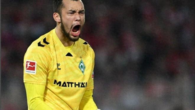 身价暴涨6倍!德媒曝不莱梅21岁日德混血门将今夏或遭出售 身价暴涨6倍!德媒曝不莱梅21岁日德混血门将今夏或遭出售