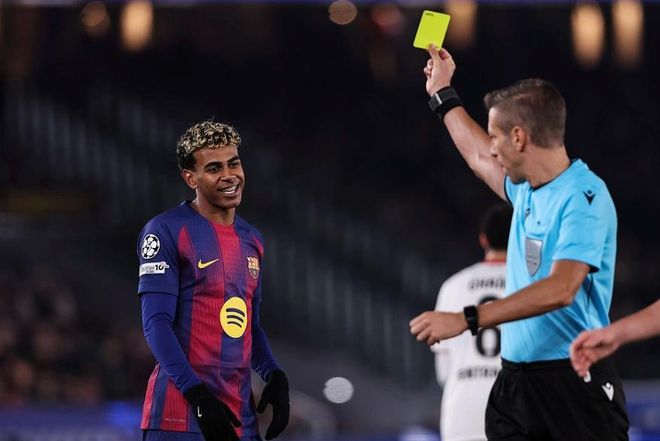 再染黄停赛!18岁亚马尔明晨面临严峻考验 马竞会不惜代价激怒他 再染黄停赛!18岁亚马尔明晨面临严峻考验 马竞会不惜代价激怒他