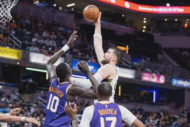 祖巴茨首秀！5换2交易！快船赢麻了