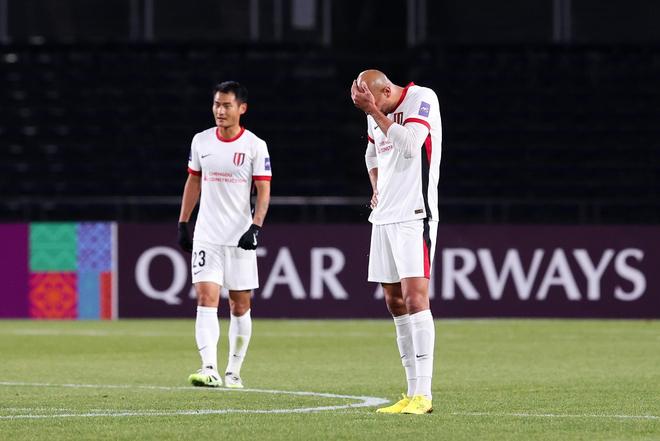 成都日报分析成都阵容：后卫不稳、后腰不硬，罗慕洛要适应