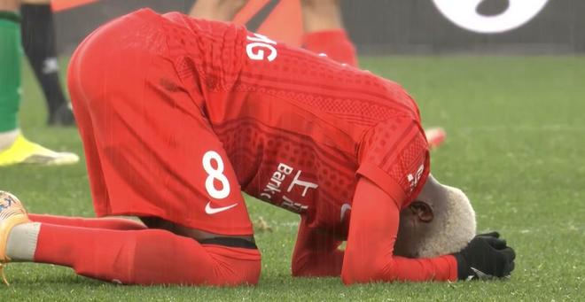 进攻乏力,上海海港目前在2026年的3场正式比赛中一球未进 进攻乏力,上海海港目前在2026年的3场正式比赛中一球未进