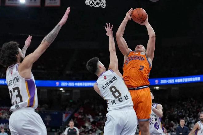 CBA常规赛第24轮，上海久事男篮106:92胜北京控股男篮