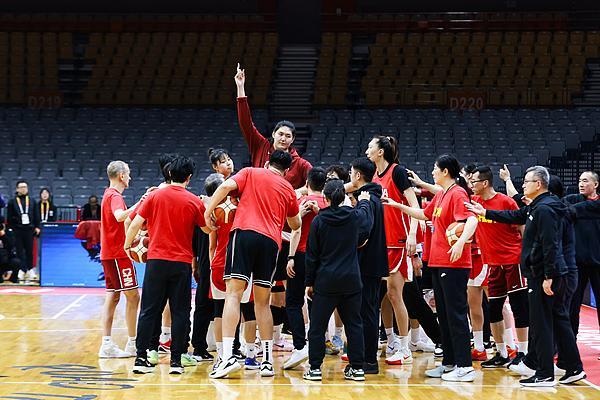中国女篮今晚迎战比利时，宫鲁鸣希望向对手学习