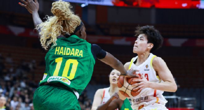 首秀砍大号两双!李月汝已是世界级中锋,中国女篮开门红 首秀砍大号两双!李月汝已是世界级中锋,中国女篮开门红