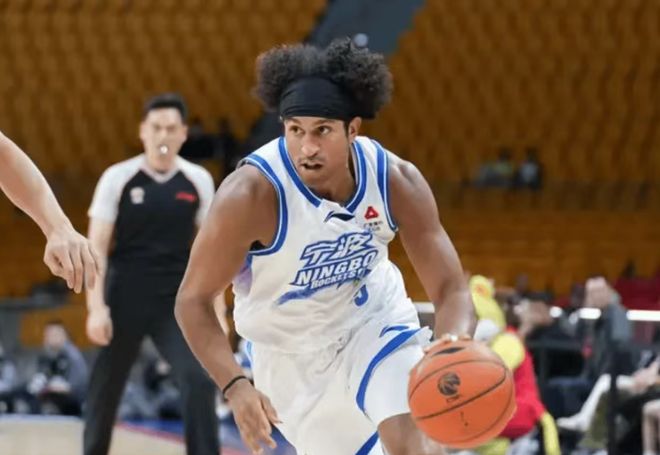 郭艾伦赛季报销！杰克逊末节狂轰24分准绝杀 宁波大逆转广州