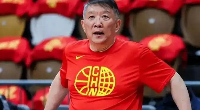 宫鲁鸣若下课,女篮新帅3选1,王治郅在列,57岁名宿解禁成热门 宫鲁鸣若下课,女篮新帅3选1,王治郅在列,57岁名宿解禁成热门