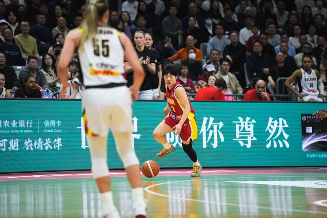 两战10次助攻!中国女篮27岁助攻王崛起初露锋芒:宫鲁鸣用对她 两战10次助攻!中国女篮27岁助攻王崛起初露锋芒:宫鲁鸣用对她