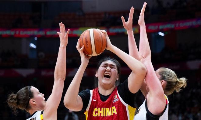 20+11不是张子宇极限！梅斯曼送女篮2句忠告，王思雨杨舒予尴尬了