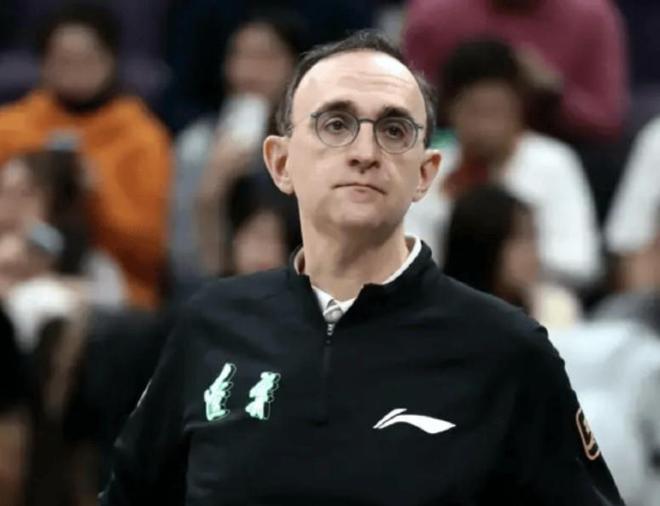 展现出色指挥能力，乌戈接任主帅后辽宁本钢取得6胜1负