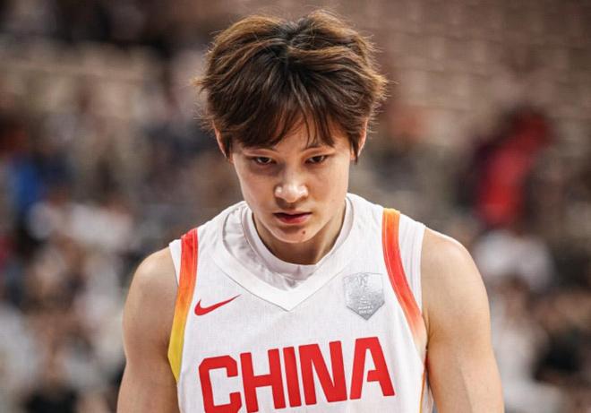 杨力维：我认为长时间集训不是最优选择，我们也需要回归生活