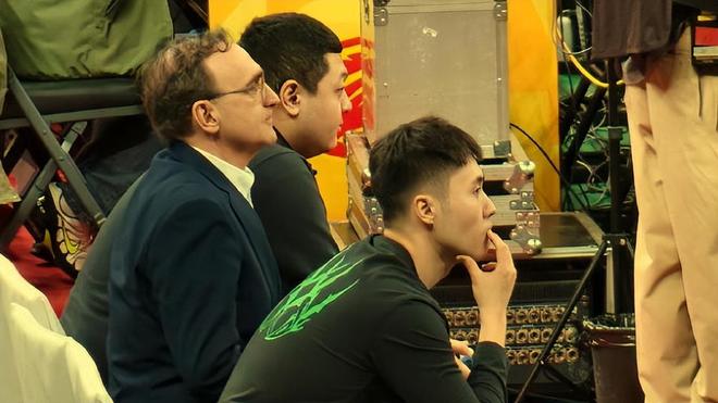 连续3场下克上!刘总罕见在广东宏远主场怒吼释放,辽篮冲击6连胜 连续3场下克上!刘总罕见在广东宏远主场怒吼释放,辽篮冲击6连胜