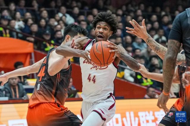 CBA常规赛:浙江稠州金租胜山东高速 CBA常规赛:浙江稠州金租胜山东高速