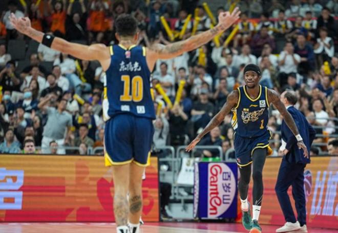 广东 19 点 35 战新疆杜锋主帅保位战崔永熙验货,徐杰胡明轩加油 广东 19 点 35 战新疆杜锋主帅保位战崔永熙验货,徐杰胡明轩加油