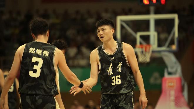 队长23+2+3力挽狂澜!小手13+4功不可没,辽篮6连胜,广州队4连败 队长23+2+3力挽狂澜!小手13+4功不可没,辽篮6连胜,广州队4连败