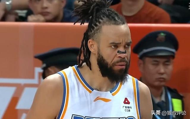 许利民未找到说明书!麦基空砍22+10无力救主 末节一度5中5被弃用 许利民未找到说明书!麦基空砍22+10无力救主 末节一度5中5被弃用