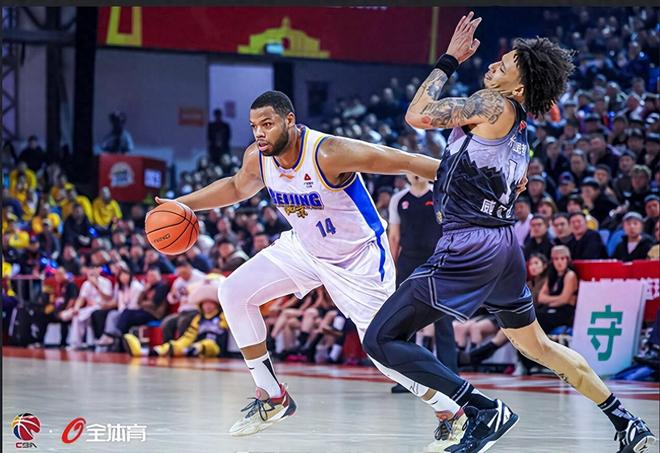 签错人了!11分钟输13分,篮板没后卫多,许利民找来了一个废材? 签错人了!11分钟输13分,篮板没后卫多,许利民找来了一个废材?