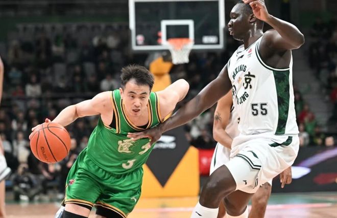 辽篮新阵容效果不佳，乌戈重启老阵容，四场比赛成为转折点，冲进前八