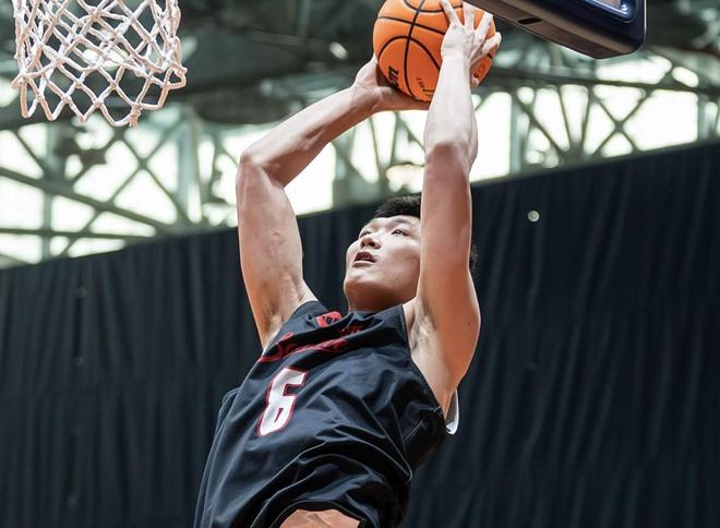 旅美小将归队,媒体人:淡厚然已返回国内,明天进行CBA体测 旅美小将归队,媒体人:淡厚然已返回国内,明天进行CBA体测