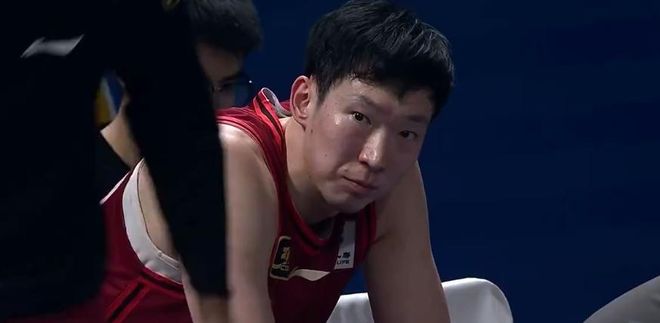 罚球7中1!北京花1亿买的中锋全场3分,球迷:没你这3分赢不了 罚球7中1!北京花1亿买的中锋全场3分,球迷:没你这3分赢不了