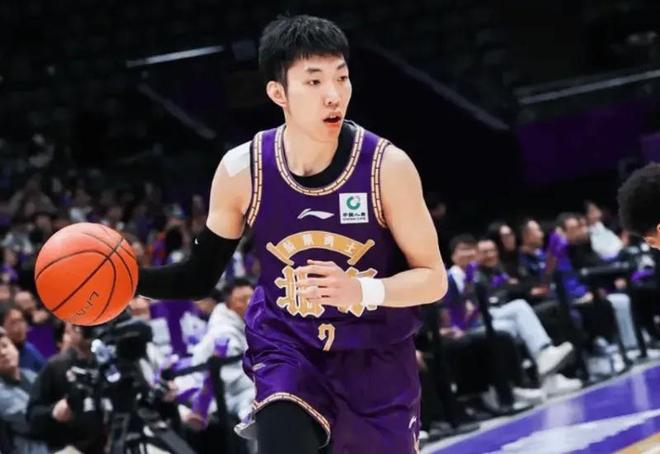 里勒救了张庆鹏!邹雨宸+3首发齐贡献,卡位战绝杀广州太提气! 里勒救了张庆鹏!邹雨宸+3首发齐贡献,卡位战绝杀广州太提气!