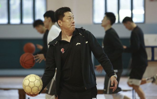 何时复出执教？李春江正面回应 李楠即将走向前台春哥却难替杜锋