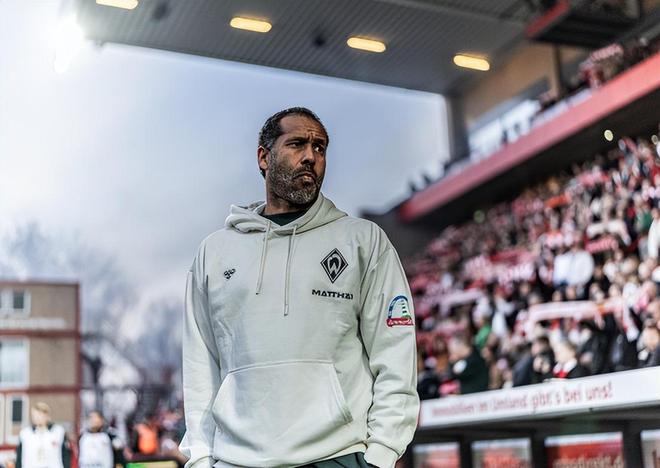 专访蒂奥纳:不莱梅保级已握主动权!门神老将助我们死磕到底 专访蒂奥纳:不莱梅保级已握主动权!门神老将助我们死磕到底