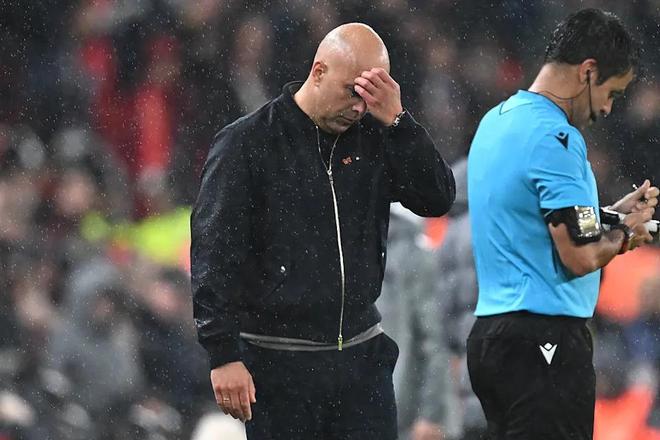 欧冠VAR给裁判看了个寂寞：对面半场啥事没有