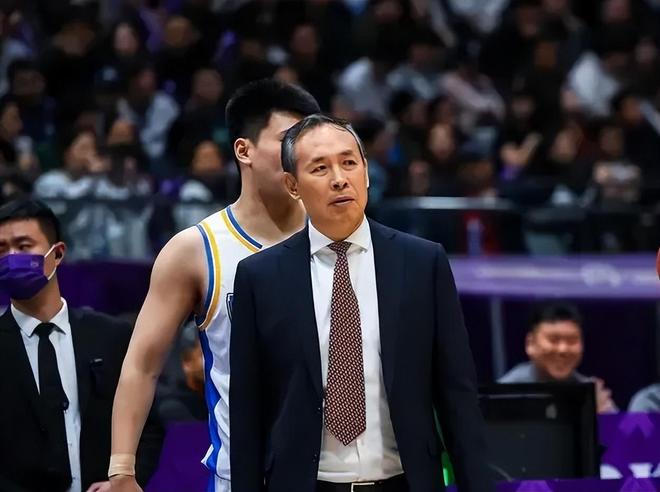 胜青岛发布会！许利民提第四，赞防守与篮板，亲承越打越成熟！