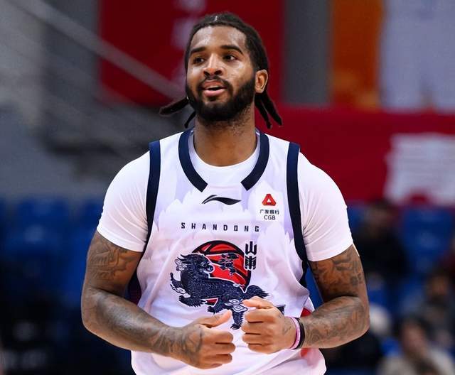 贺希宁缺阵助力山东避免六连败：江湖不是打打杀杀，而是人情世故