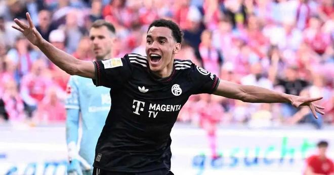 穆西亚拉：我现在好多了，正慢慢找回受伤前踢球的快乐