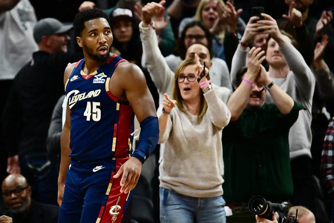 轰30+3+5!请把球给哈登,米切尔赛后动情发声,他已经等了7年 轰30+3+5!请把球给哈登,米切尔赛后动情发声,他已经等了7年