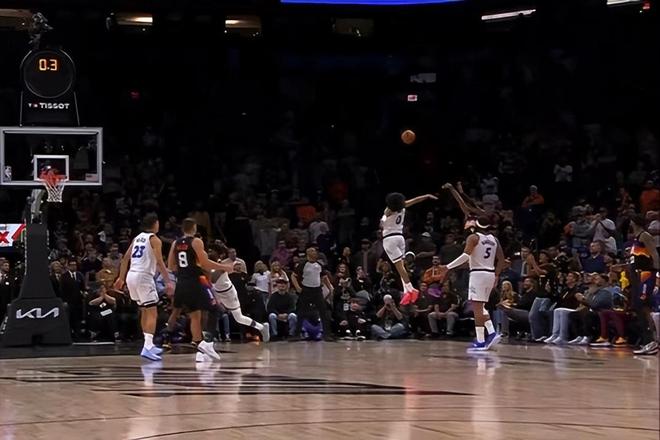 火箭旧将绝杀!太阳双加时赢球,霸王龙34分,湖人旧将17分成奇兵 火箭旧将绝杀!太阳双加时赢球,霸王龙34分,湖人旧将17分成奇兵