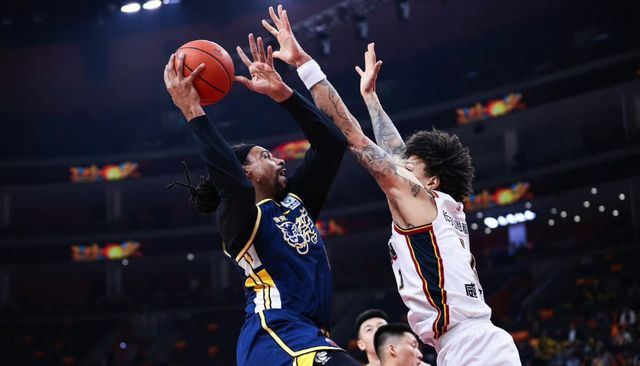 CBA最新消息！广东宏远不换萨林杰，皮特森正式完成签约