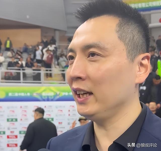 卢伟:非常感谢球员们全力以赴,洛夫顿非常想获得这项赛事的冠军 卢伟:非常感谢球员们全力以赴,洛夫顿非常想获得这项赛事的冠军