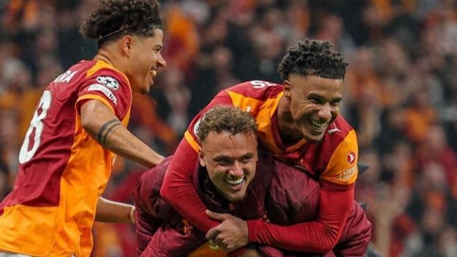 欧冠大冷门！加拉塔萨雷主场5-2血洗尤文图斯