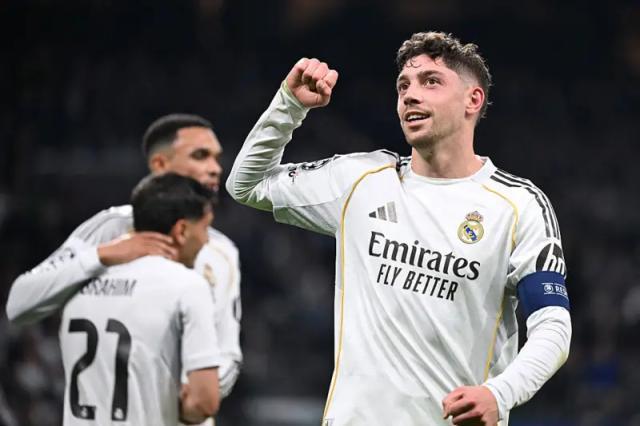 【欧冠】巴尔韦德戴帽，瓜帅整活玩砸，皇马3比0曼城