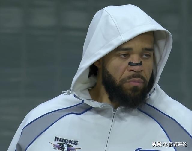 渐入佳境!麦基9中8轰19分7板 举火烧天隔扣陈国豪引关注 渐入佳境!麦基9中8轰19分7板 举火烧天隔扣陈国豪引关注