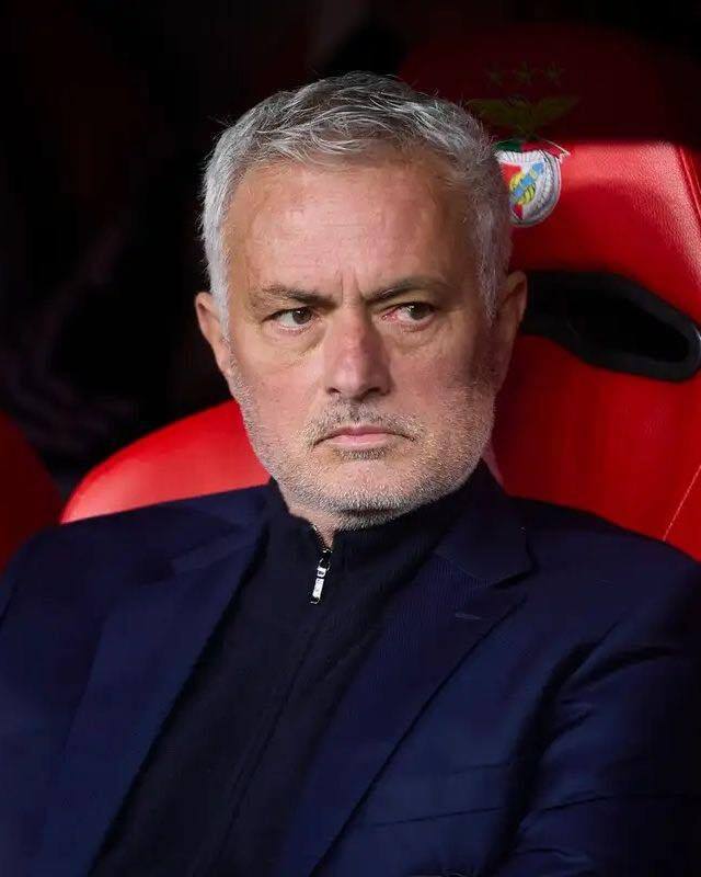 穆里尼奥葡超27场不败!本菲卡3-0,反超葡萄牙体育,距榜首仅4分 穆里尼奥葡超27场不败!本菲卡3-0,反超葡萄牙体育,距榜首仅4分