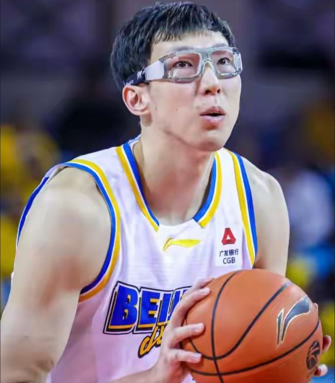 离大谱!周琦罚球8中0+错失三分绝杀,罚球命中率47.4%还不如奥尼尔 离大谱!周琦罚球8中0+错失三分绝杀,罚球命中率47.4%还不如奥尼尔