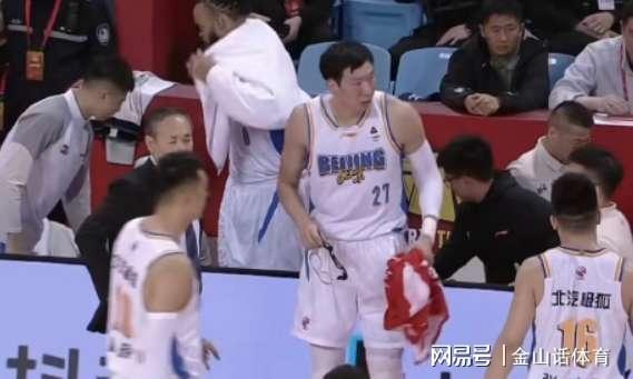 CBA爆冷一夜!4支弱旅主场“以下犯上”,首钢太可惜,山西有点冤 CBA爆冷一夜!4支弱旅主场“以下犯上”,首钢太可惜,山西有点冤