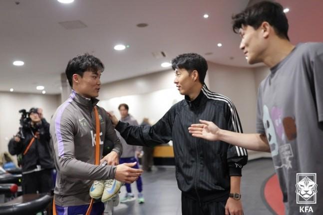 韩国国脚吴贤揆:夏窗未能转会德甲,那段日子并不轻松 韩国国脚吴贤揆:夏窗未能转会德甲,那段日子并不轻松