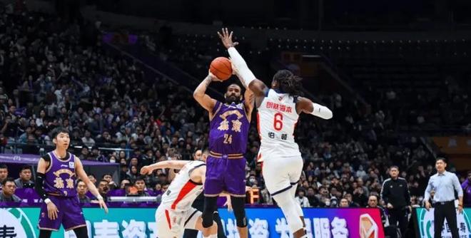 绝杀广州发布会!张庆鹏寄语全力拼每场,里勒解析造三分犯规趣事 绝杀广州发布会!张庆鹏寄语全力拼每场,里勒解析造三分犯规趣事