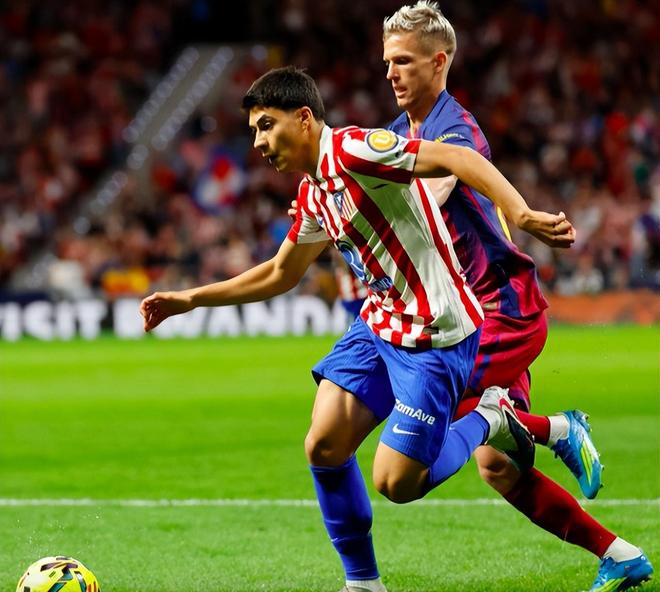 2-1！3分钟对轰2球 88分钟逆转绝杀 11.7亿豪门7分领跑卫冕在望