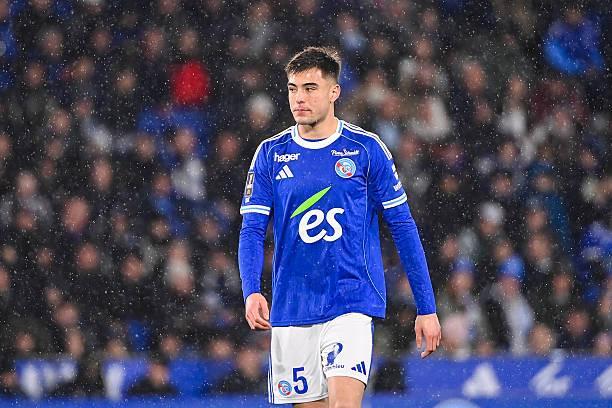 本赛季第五次受伤,安塞尔米诺因腿部肌肉受伤无缘出战美因茨 本赛季第五次受伤,安塞尔米诺因腿部肌肉受伤无缘出战美因茨