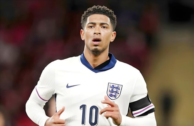 欧冠出局！皇马2大巨星现场吵架，熊皇反击贝林：你给我闭嘴！