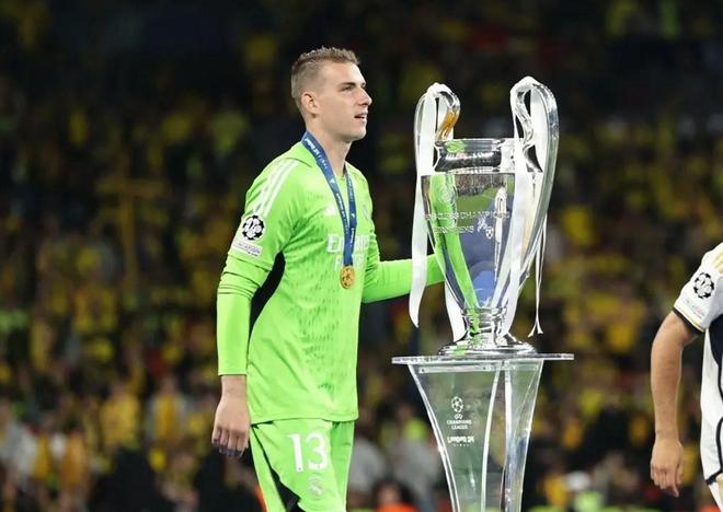 8场丢15球,卢宁本赛季8次代表皇马首发无一零封 8场丢15球,卢宁本赛季8次代表皇马首发无一零封