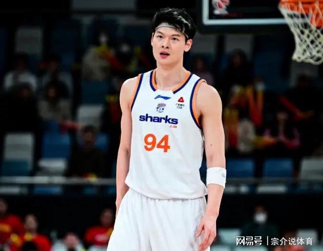 CBA最新排名大调整，上海锁定冠军，广东队遇麻烦，辽篮冲第八