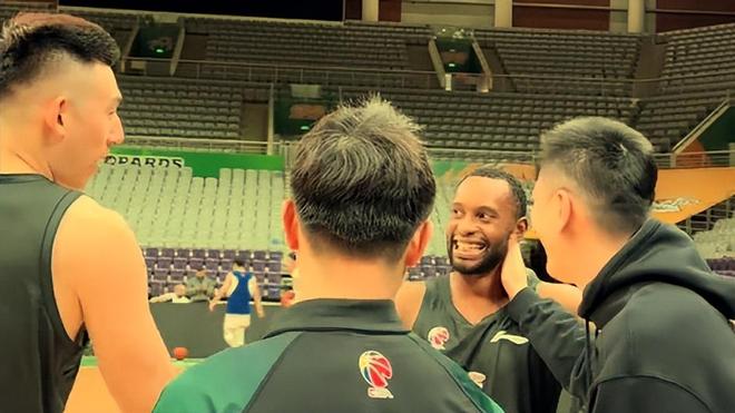 辽沪二番战机不可失！赵继伟率队PK两位前队友，内外开花方能取胜